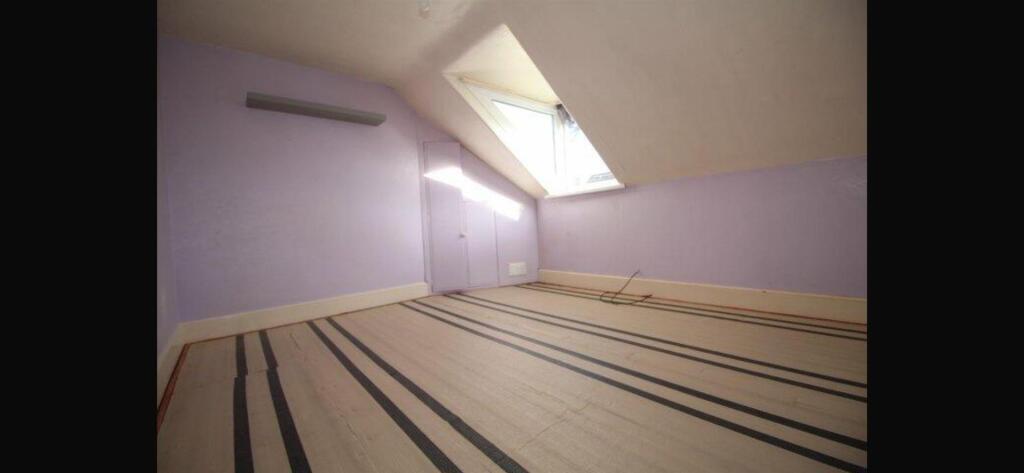 Bedroom: