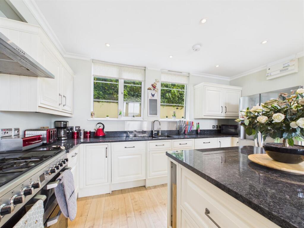 Kitchen (1)