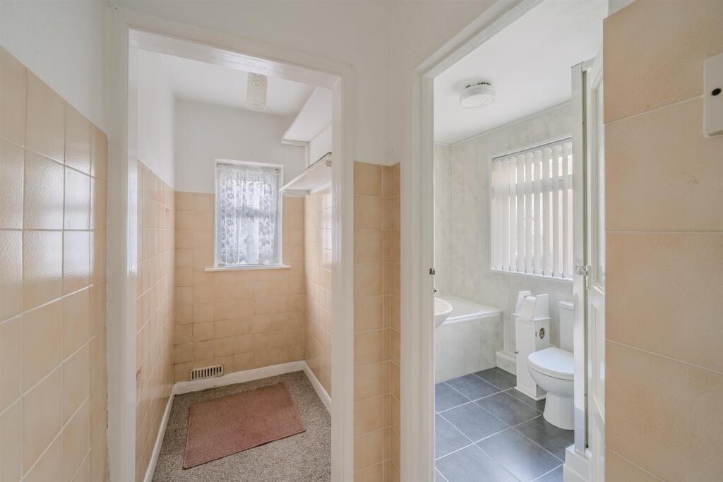 24 Station Rd-34.jpg