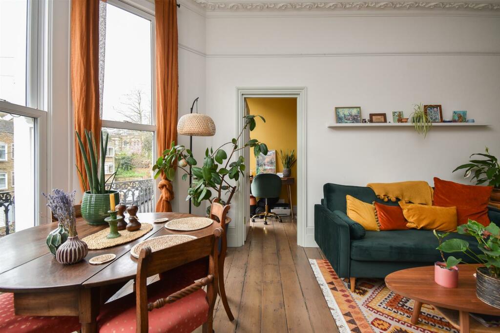 Living room &amp; kitchen