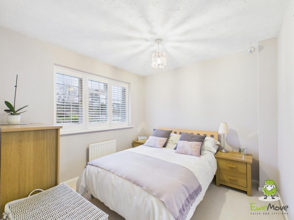EweMove Estate Agents Basingstoke - Wood Close - B
