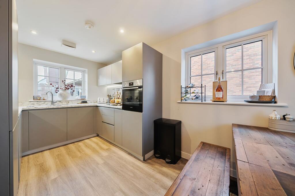 Kitchen/Dining Room (1)