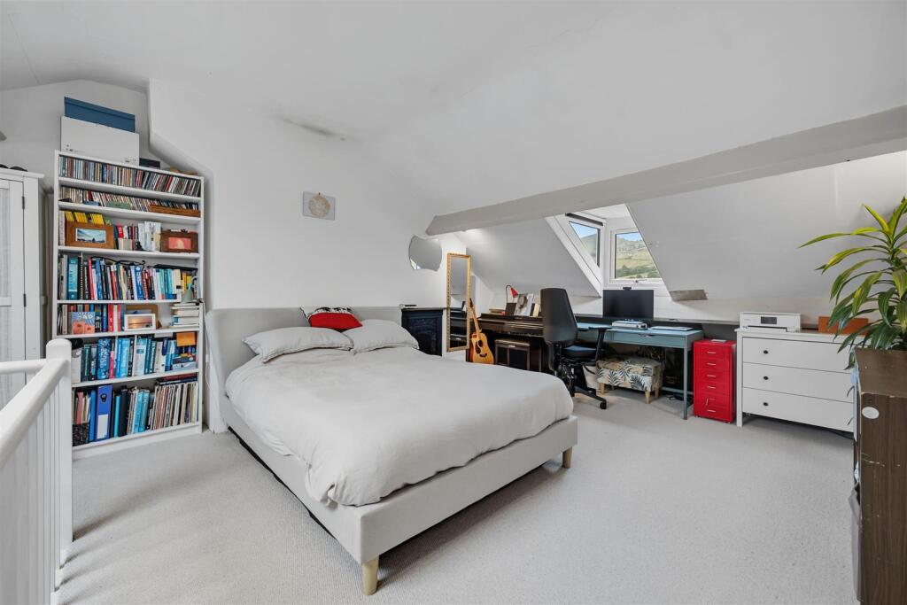 Saxton Mee 11 Hope Road 0025.jpg