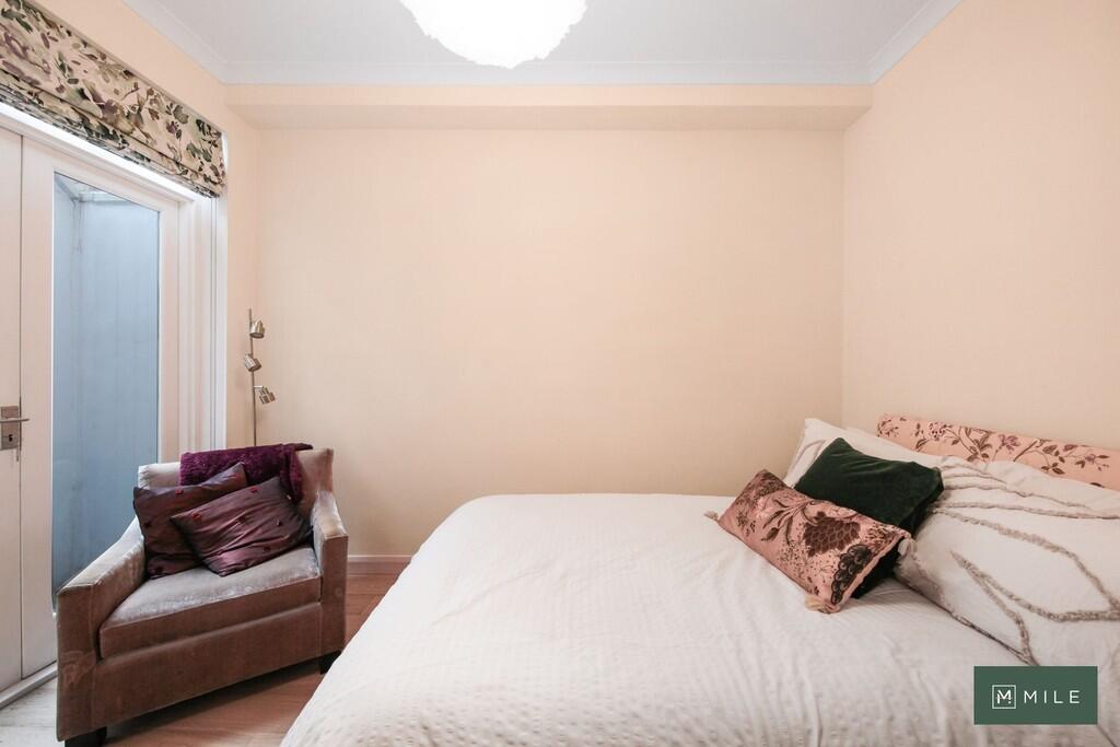 53a Greyhound Roa...