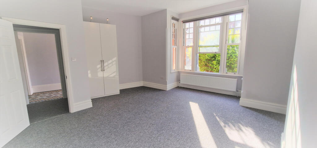 FRONT BEDROOM