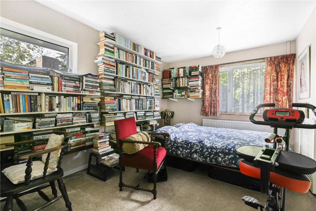 Bedroom 3/Library
