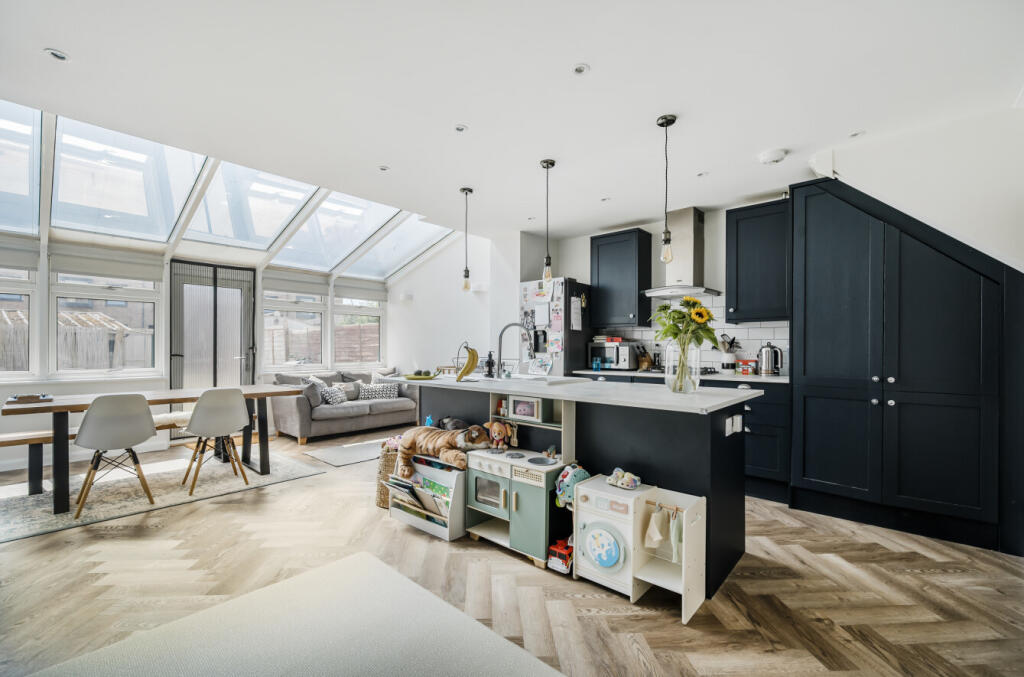 1318161-17-6863b6...