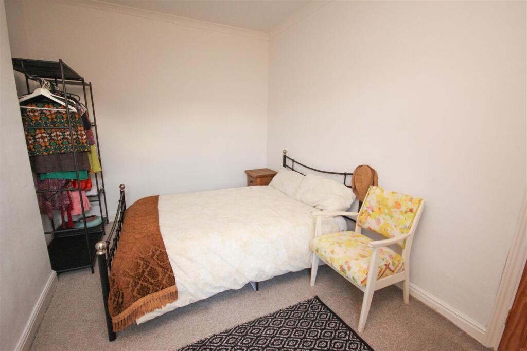bed 2.JPG