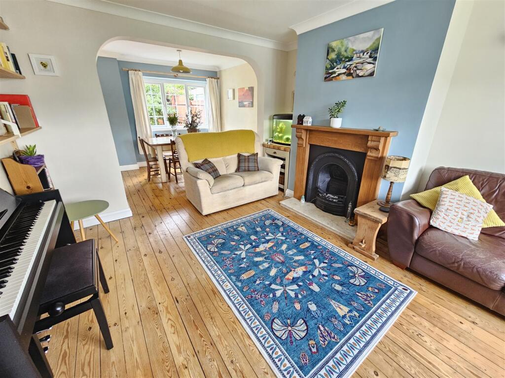 Sitting and Dining.jpg