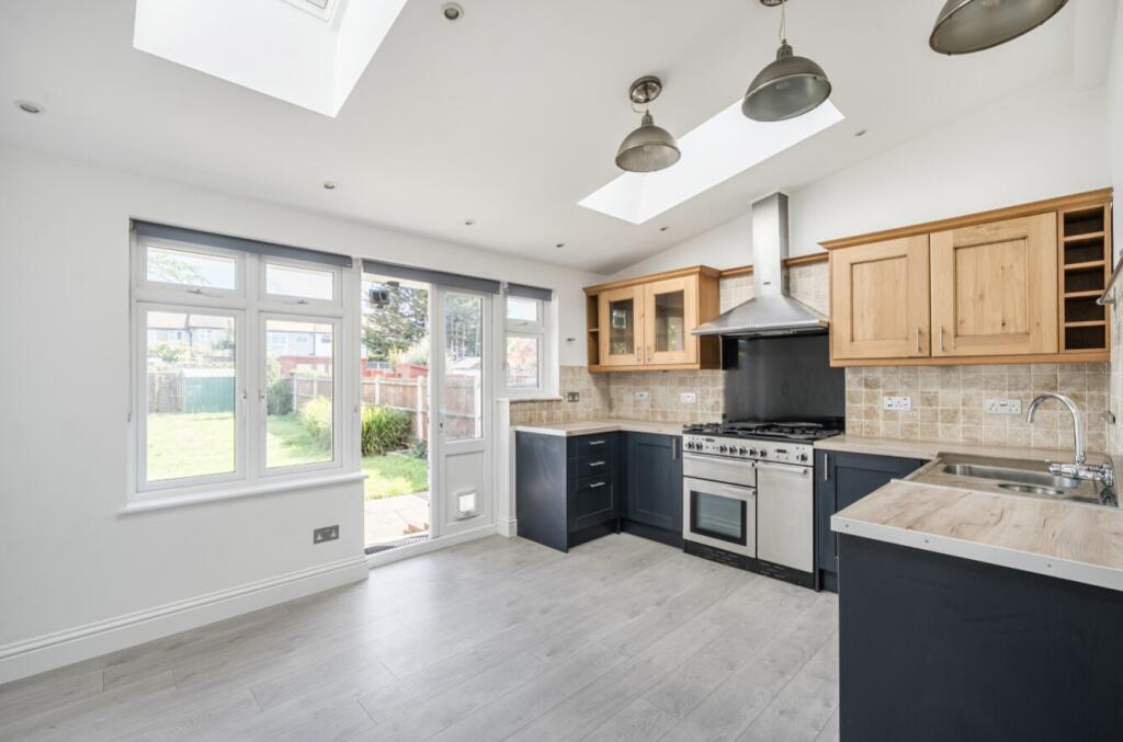 1348608-12-68bac14c1ac59