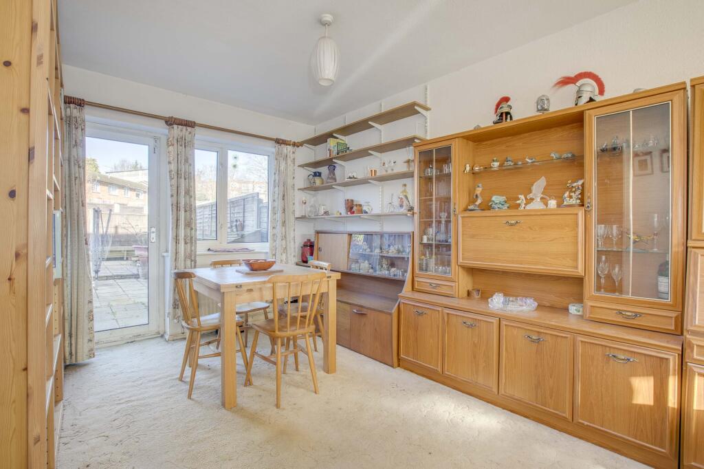 39 Lexington Ave, Maidenhead, SL6 4HL (LOW RES)-7