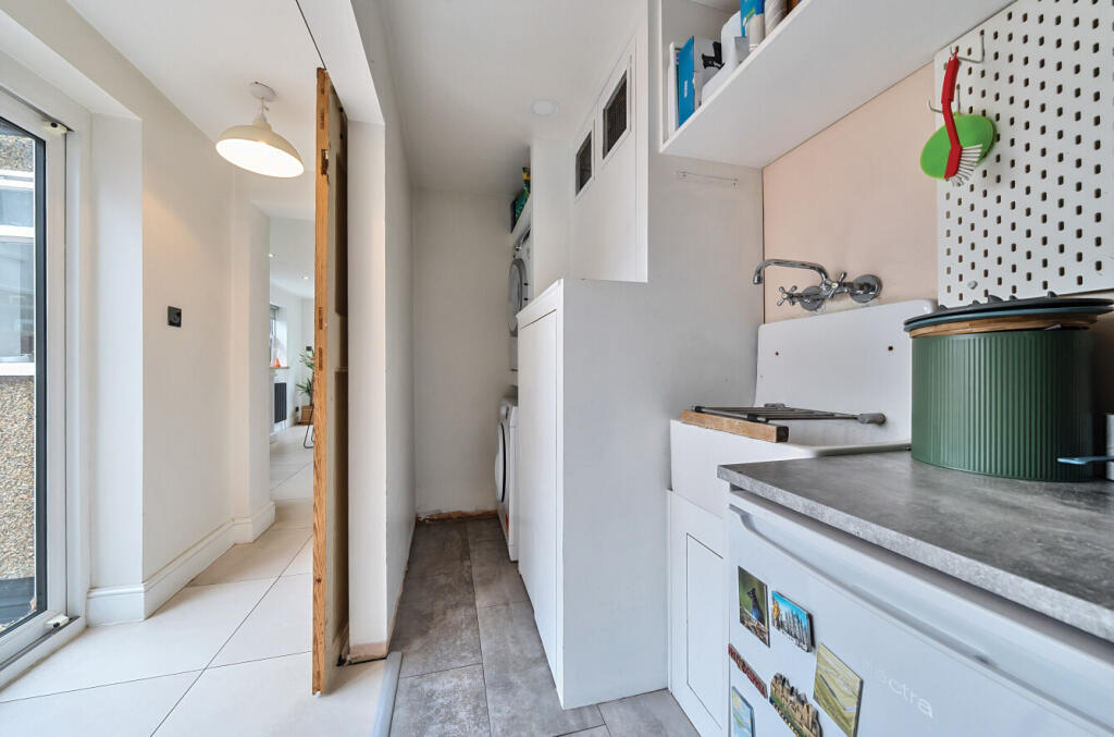 1294097-9-682f32f...