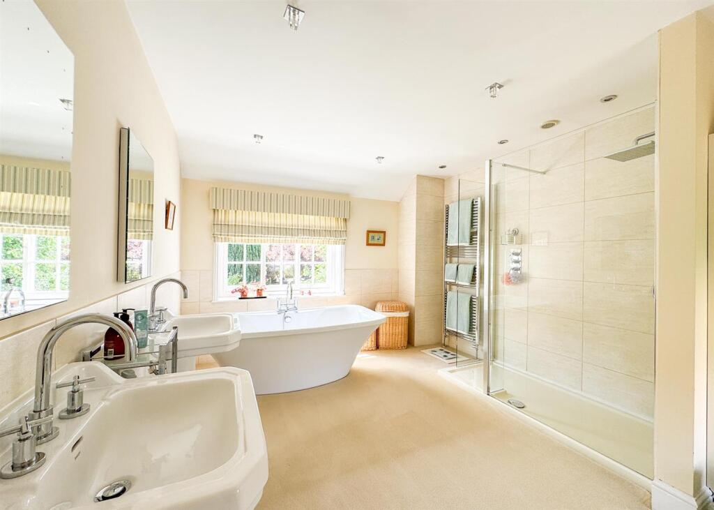 EN-SUITE