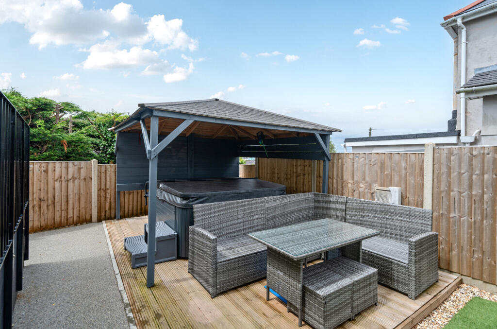 1310052-16-684af5...