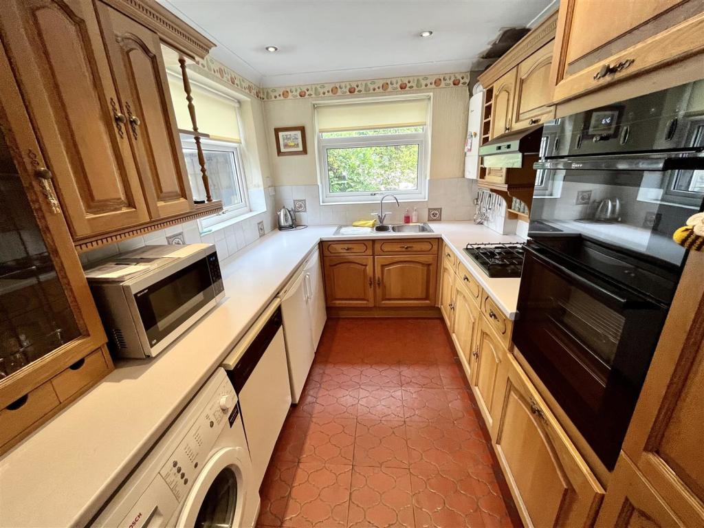 Kitchen Aspect 2.jpg