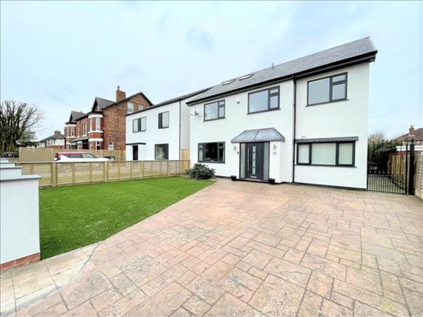 5 bedroom Detached for rent