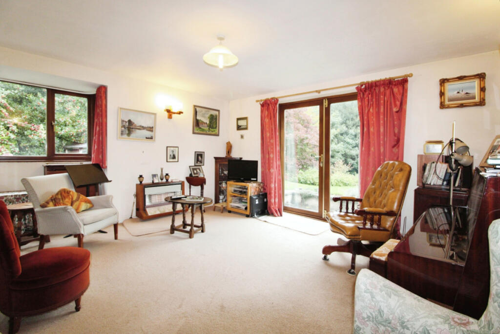 Bungalow in a generous plot