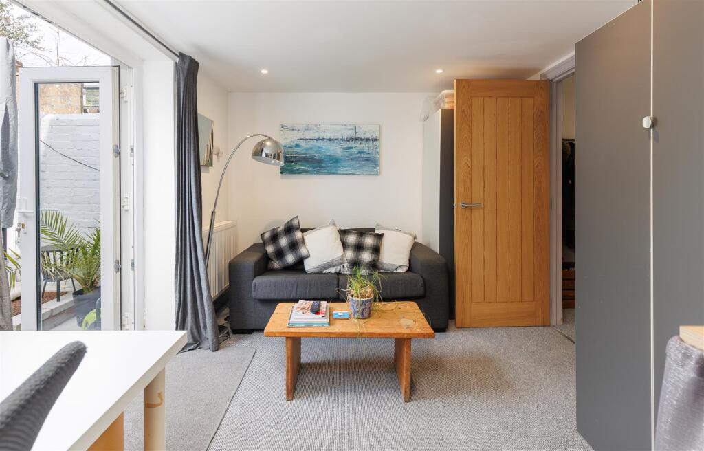 Ground Floor Reception