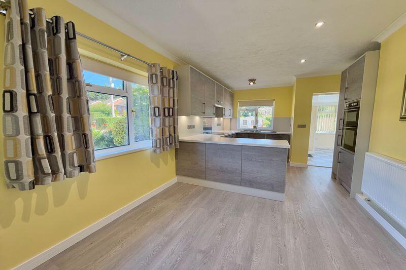20' Kitchen/Dining Room