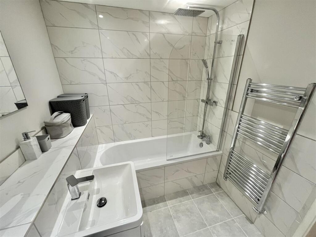 Bathroom Aspect 2