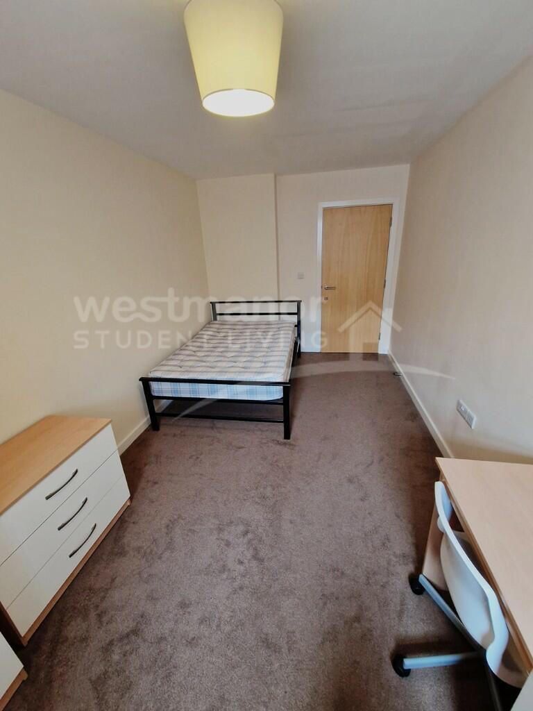 FLAT 17