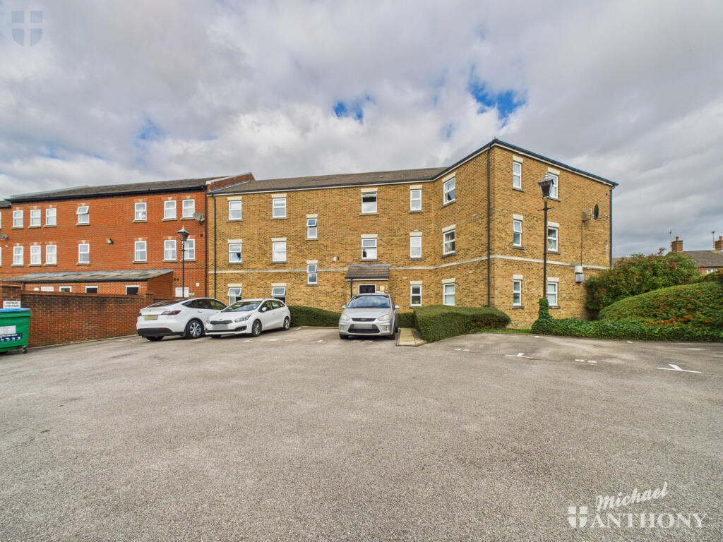 CAM03218G0-PR0789-STILL008