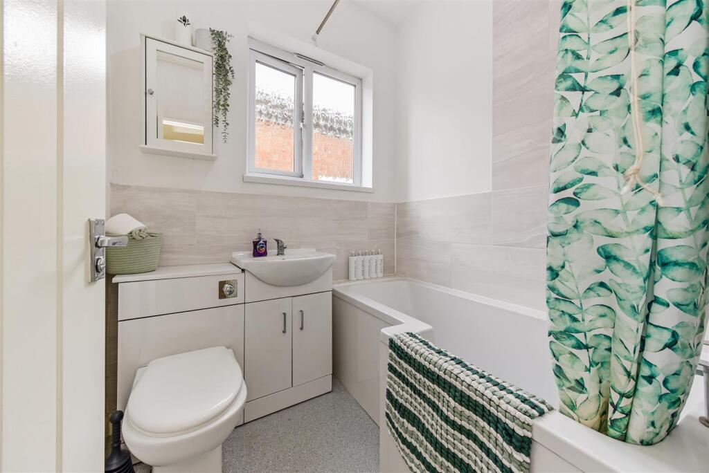 Bathroom.jpg