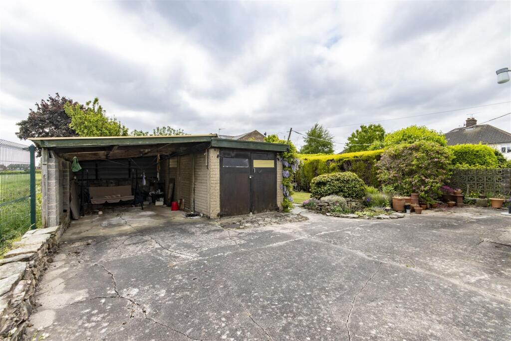 Garage &amp; Car Port