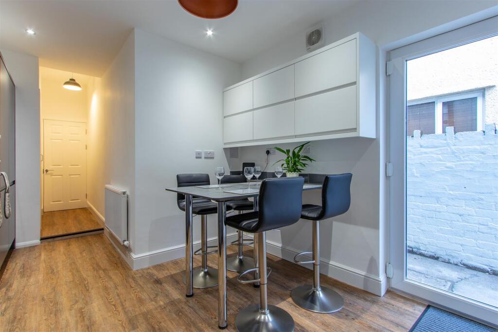 Grovenor Street 15 II-2.jpg