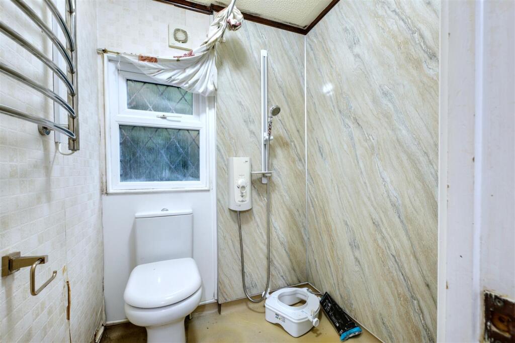 Ensuite.jpeg