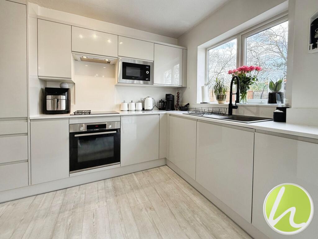Kitchen/ Dining Room