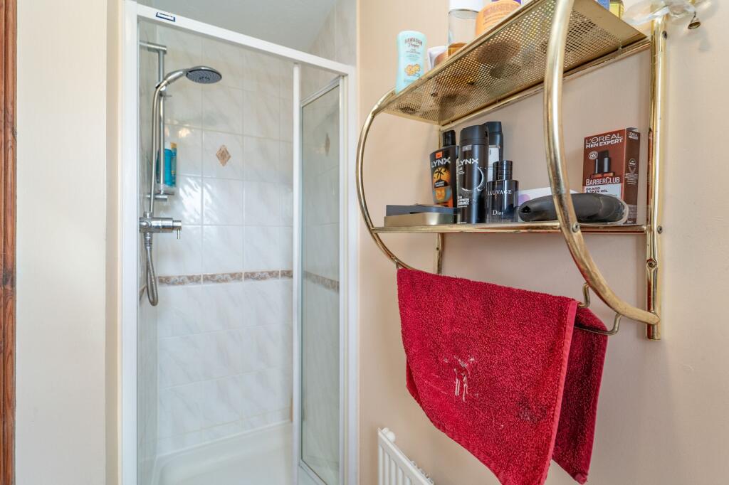 En-suite Shower