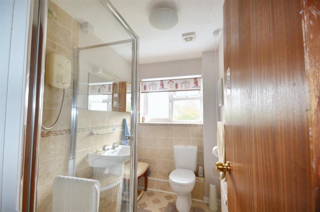 SHOWER ROOM/WC