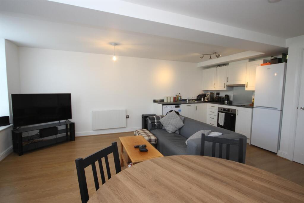 Living Room 4.JPG