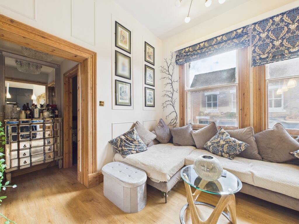 open plan lounge &amp; kitchen