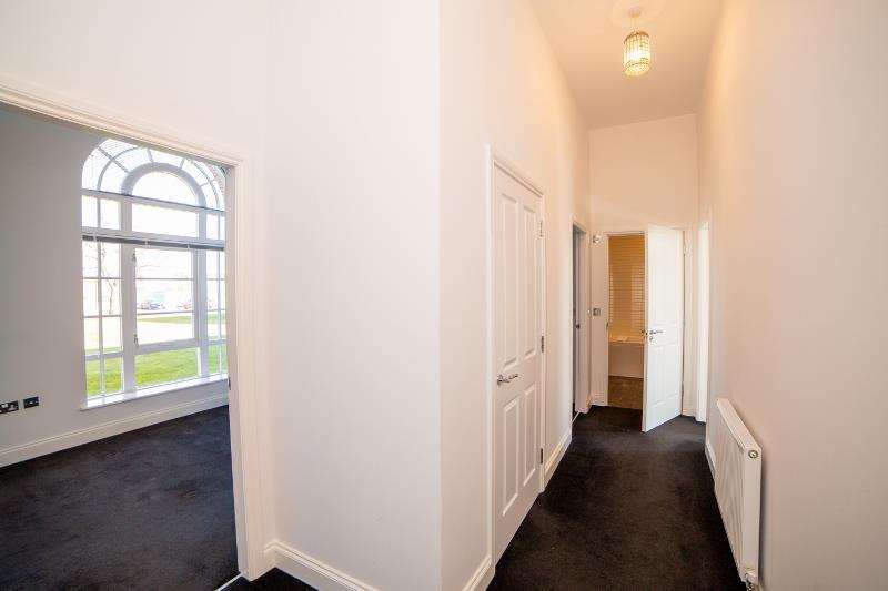 76 Robertson Drive 4 (800x533).jpg