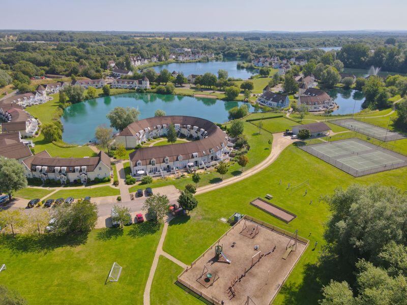Leisure facilities, lodge, and lakes! 