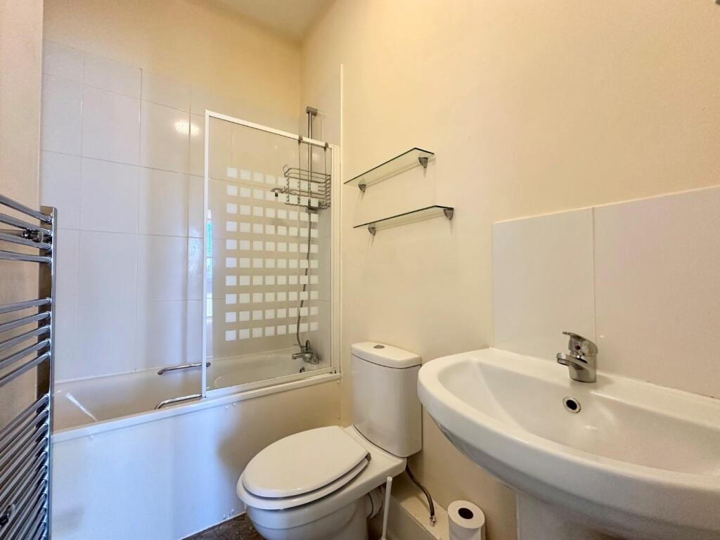 bathroom1.jpg