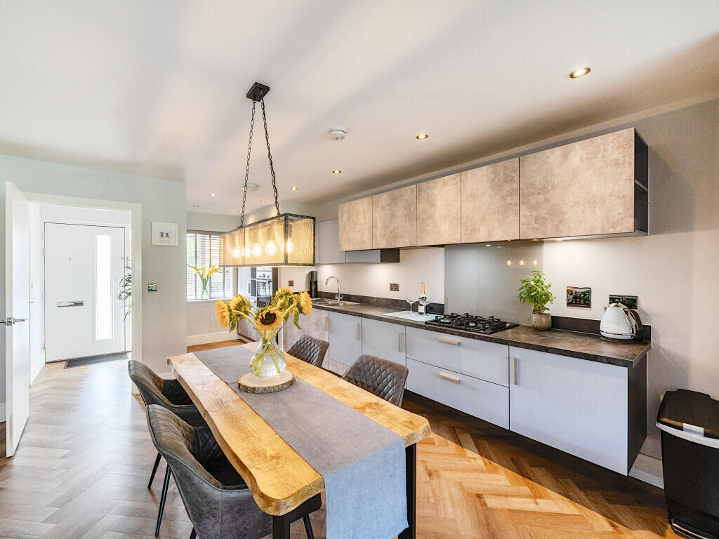 1345741-20-68b027...