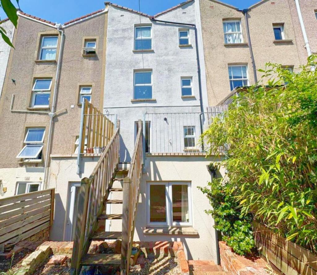 Rear view of property.jpg