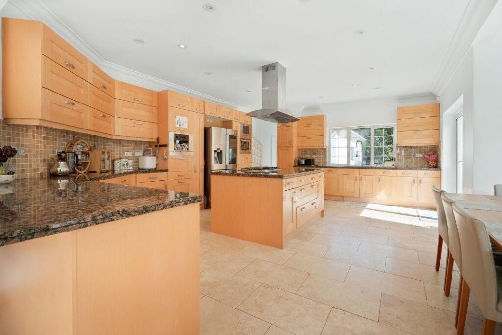 Fan Court, 41 (43).jpg