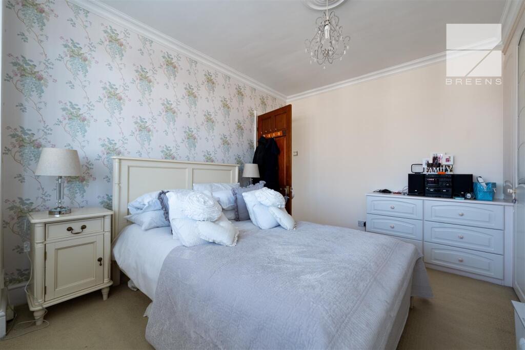 61 Brindwood Road_0003.jpg