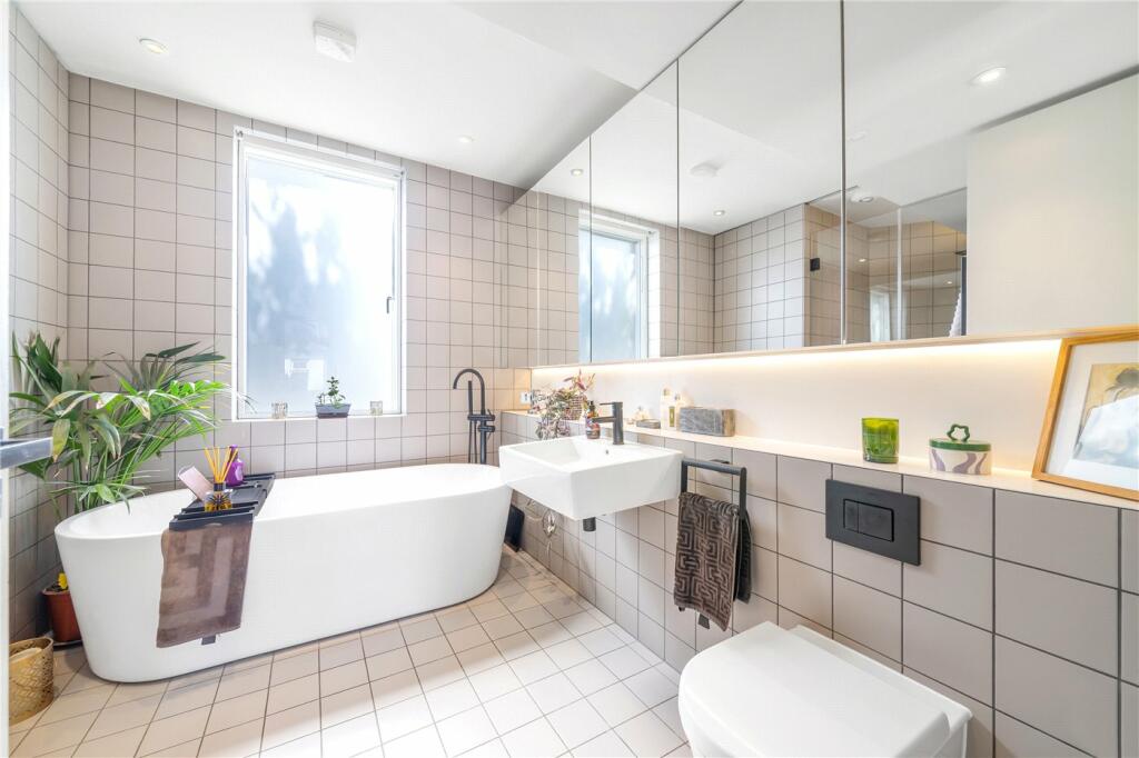Bathroom P2