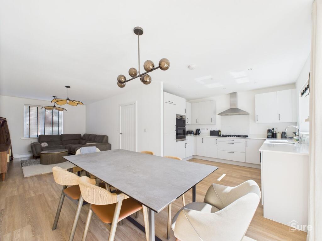 Lounge and Dining Area