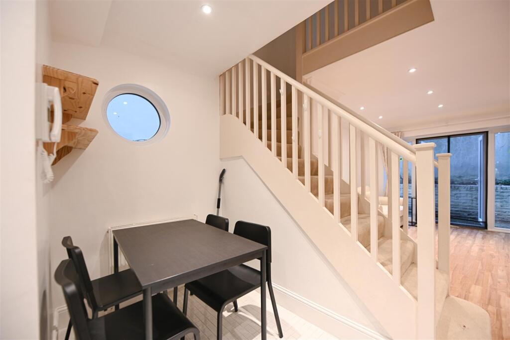 Dining area    .jpg