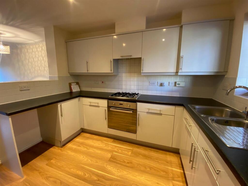 KITCHEN 2.jpg