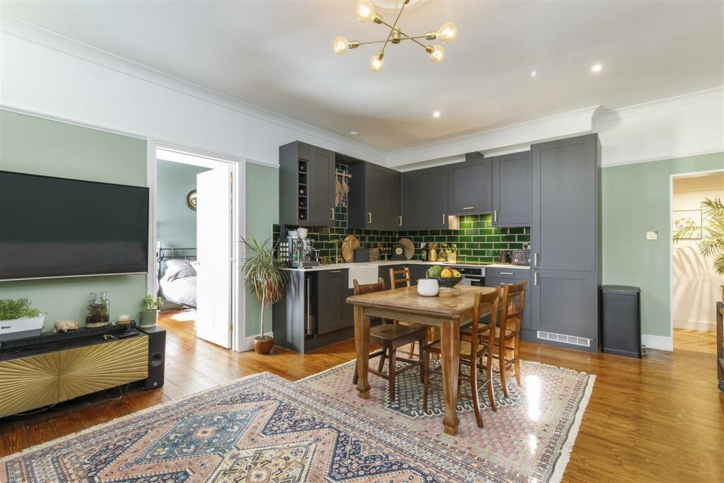 Open Plan Kitchen/Lounge