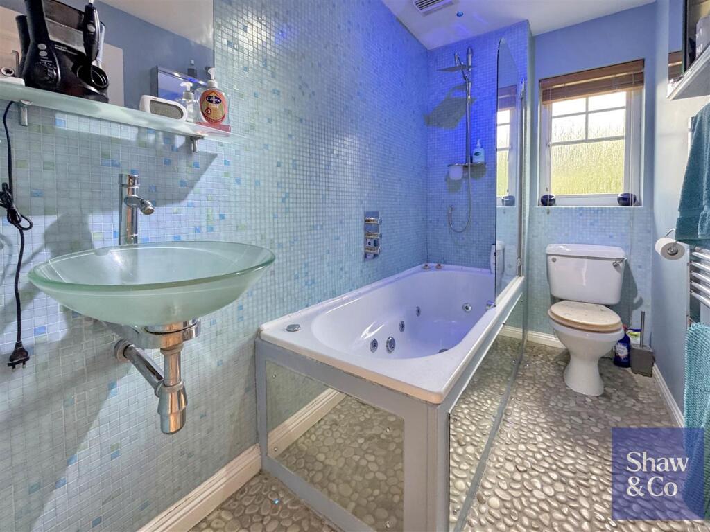 Bathroom.jpeg