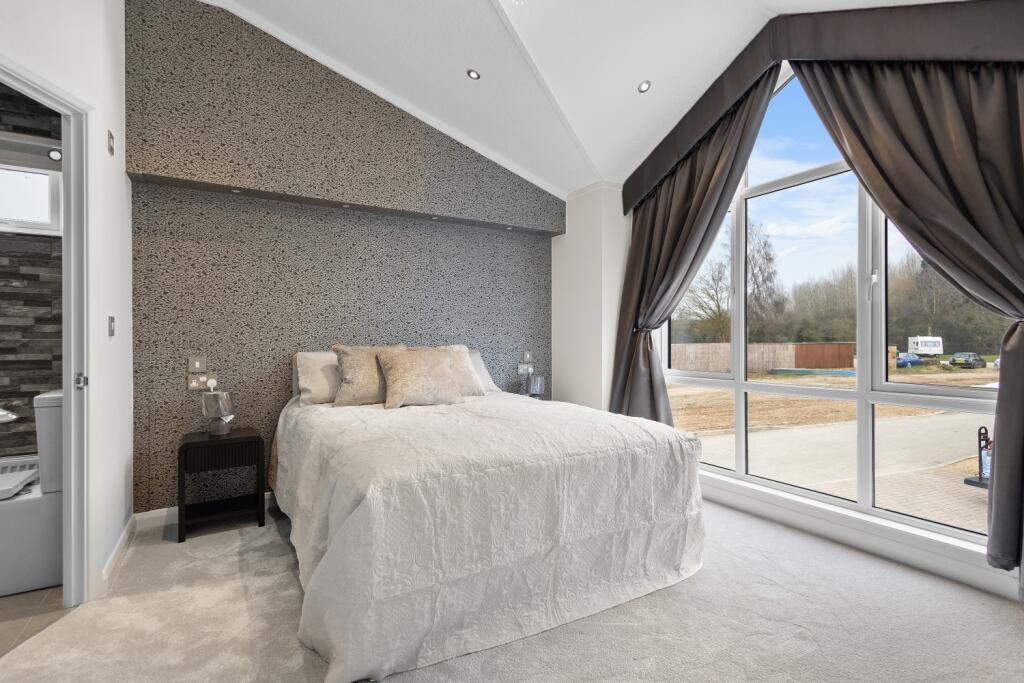 Master Bed 