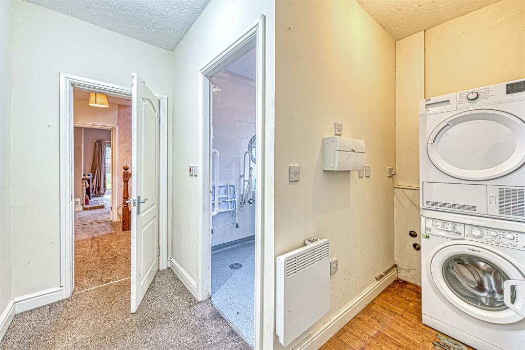 Hall/Utility